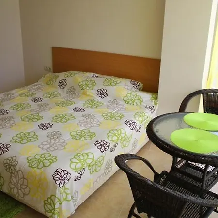 شقة فندقية Apartcomplex Perla 2*